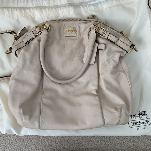 Coach Bag - Picture 2 of 15